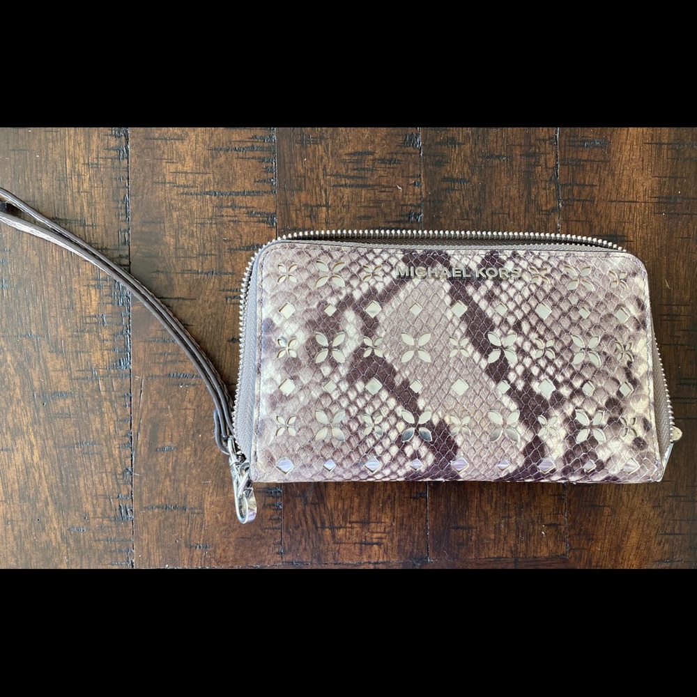 Michael Kors Wallet/Wristlet